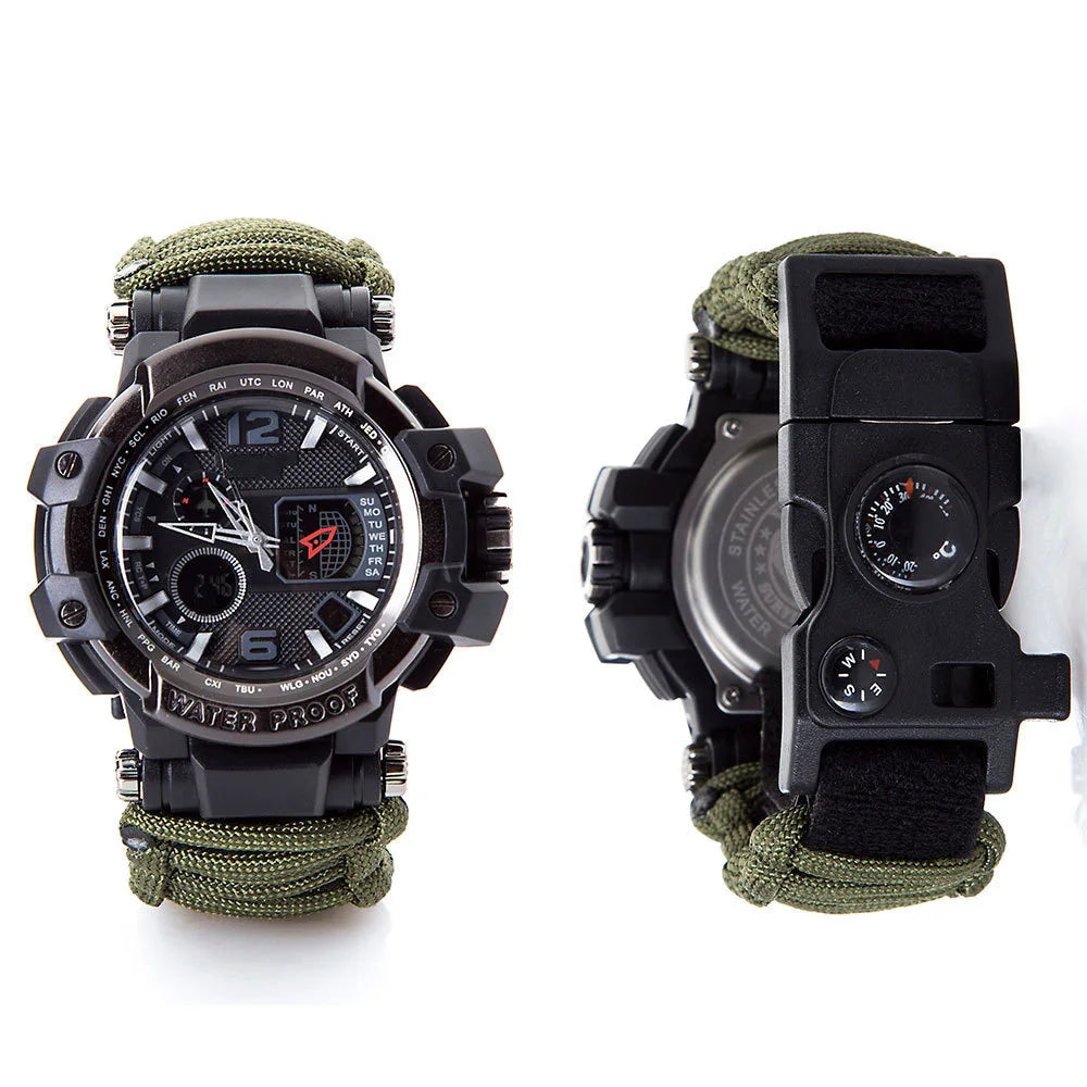Montre boussole SONORA avec cadran noir et aiguilles lumineuses, affichant la direction et le style robuste.